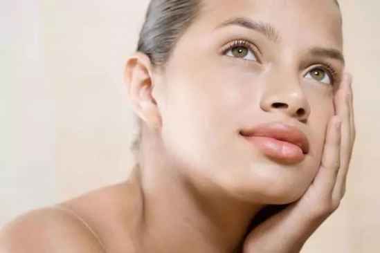 睡前怎样保养皮肤不伤害皮肤 115a314a3642869824b2cc51fd61992e_550_0.jpeg