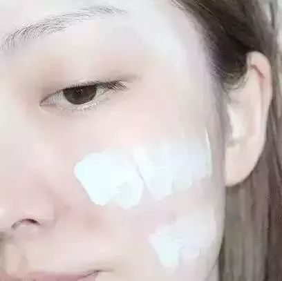 如何简单画好一个淡妆 b96026efe51c7b0579f6dbfa3de1ad04_450_0.jpeg