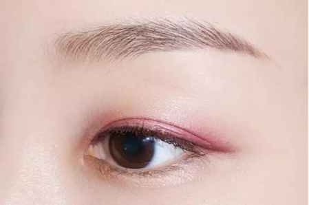 怎么画眼影好看别人看不出来 6279991c71d144e46b8c8790cf0853f6_450_0.jpg