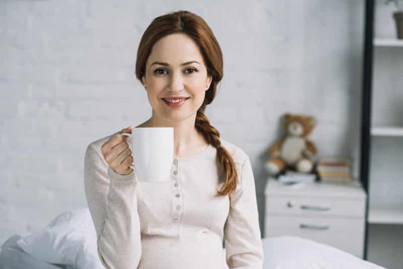 矮个子女生冬季穿衣服装搭配 呢大衣+打底裤无敌显高